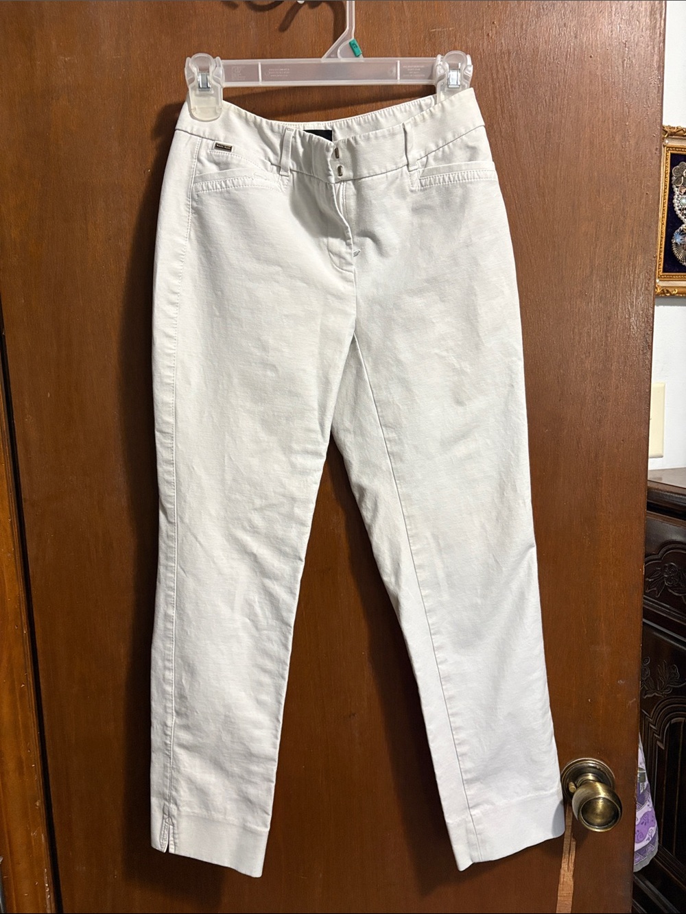 White House Black Market Women's White Straight-Leg Pants